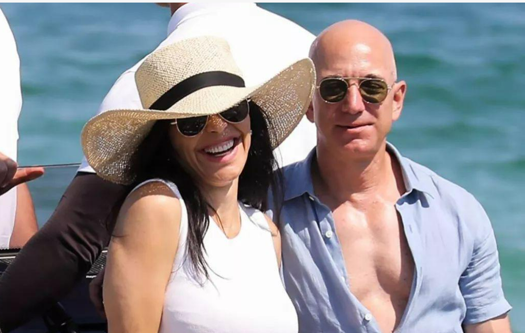 劳伦·桑切斯|50岁带仨娃,还能成功撬走世界首富,这女人不只是顶配版邓文迪