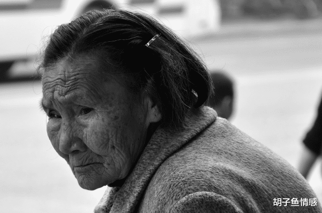 胡子鱼情感|80岁老人哭诉: 在孩子家轮流养老后，我才明白，自己晚年该去哪儿