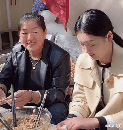 陈亚男|没底线！陈亚男对大衣嫂出手，曝光私人通话录音，网友：手段真高