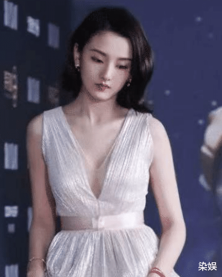 宋祖儿|有一种“发育过猛”叫宋祖儿，这样的好身材太令人羡慕！