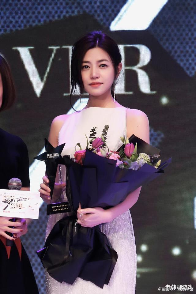 陈妍希|人间初恋陈妍希回来了，38岁狂秀马甲线让人羡慕，太美了