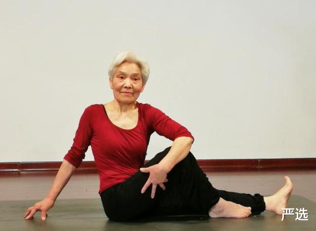 穿衣搭配 上了年纪的中年妇女,最好多做这3个“动作”,越练人会越显年轻