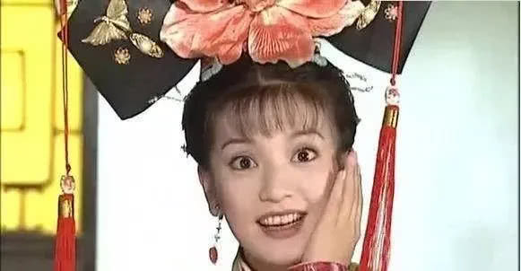 赵薇|七个捂脸的古装美人，华妃嚣张跋扈，毛晓彤委屈，赵薇却乐开花了！