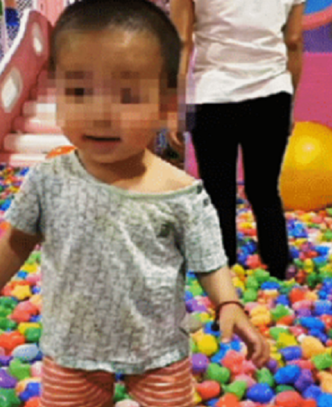 2岁男童突然失踪,找到时窒息身亡,知情人:疑似邻居嫌孩子吵闹