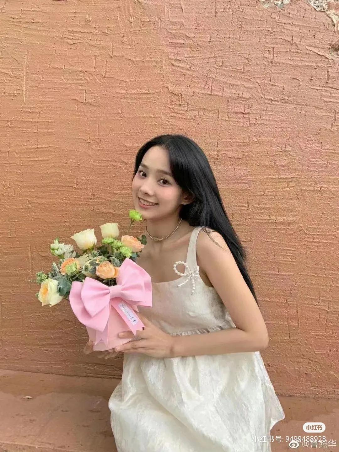 鲁照华|95后影视小花鲁照华最新写真，笑容甜美气质出众