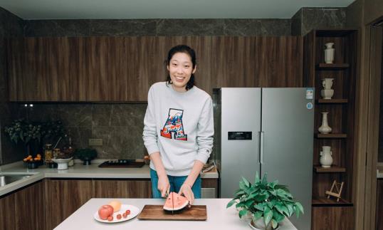 朱婷|晒晒女排球星朱婷的豪宅,每层装修都不一样,纯中式书房太个性了