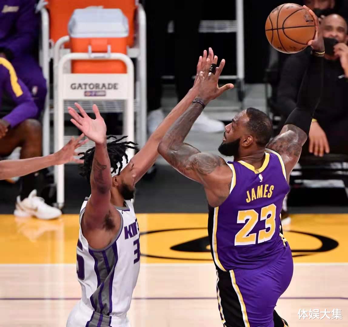 勒布朗·詹姆斯|湖人明天對陣尼克斯，只要不輸球，湖人依舊有機會不用打附加賽！