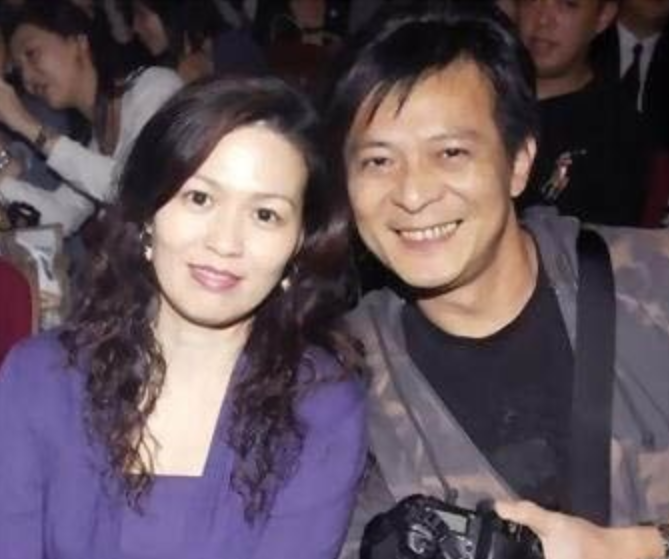 王力宏|相恋40年妻子患癌去世，黄日华宣布终身不娶，他做到了吗？