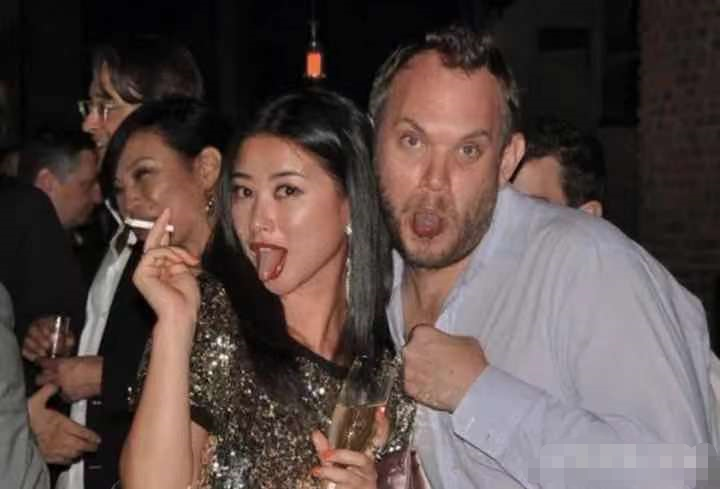 朱珠|?艳压童瑶，获一致好评，她终于从“名媛”走到“演员”