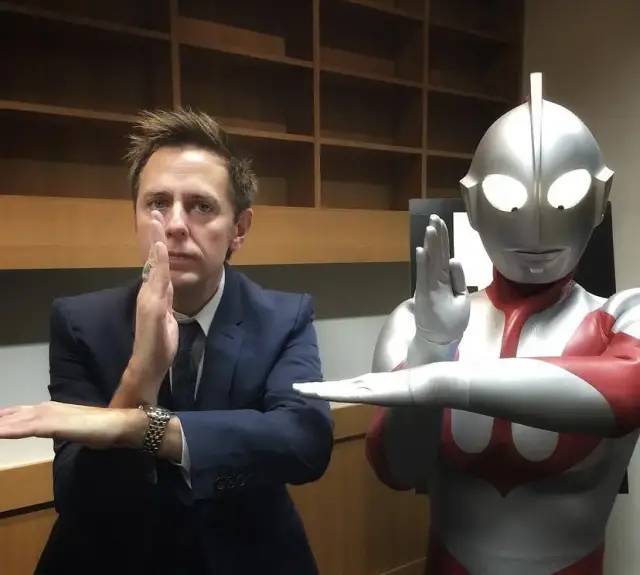 x特遣队|《X特遣队》成功了，那当年《自杀小队》是怎么崩的？