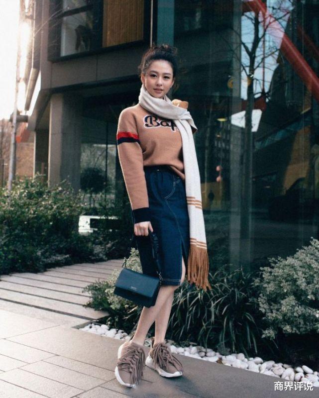 沈月|沈月条件比姚安娜好多了，父母却不准她进入娱乐圈，还逼她去留学