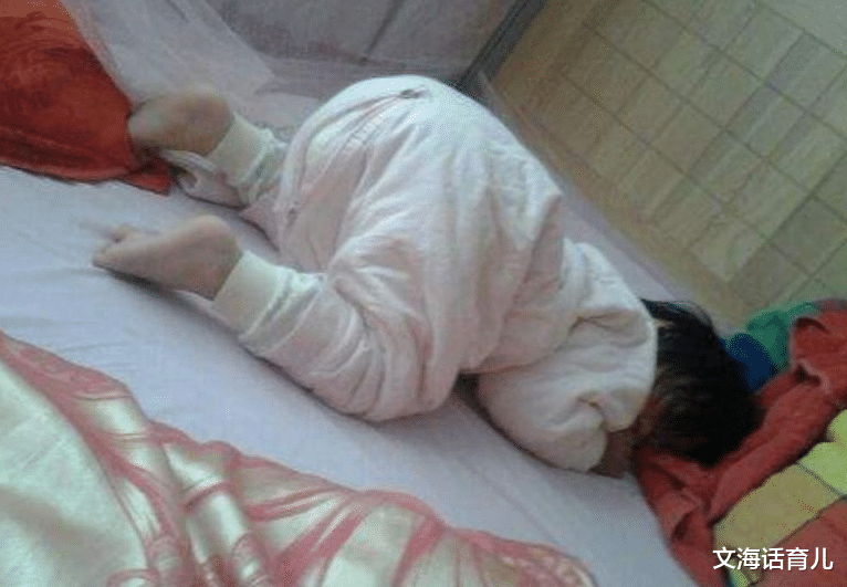 文海话育儿|3种睡姿影响孩子一生！提醒宝妈：及时帮忙改正，娃身高或猛长