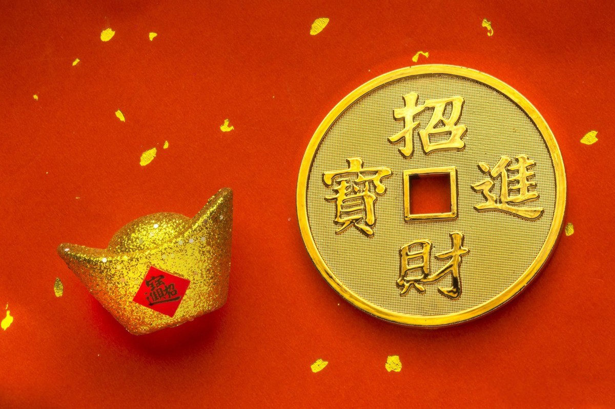 巧谈八字命理|为什么你始终攒不下钱？财星透干被劫，一生破耗较多，守不住财