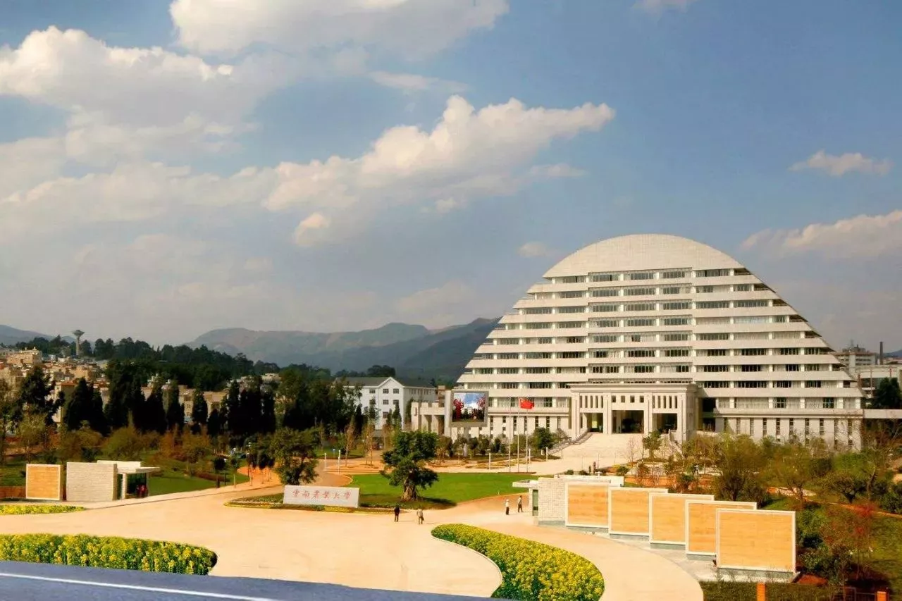 新濟南人小李 110個建筑界的“金酸莓獎”，國家發(fā)改委：嚴(yán)禁建設(shè)“丑陋建筑”