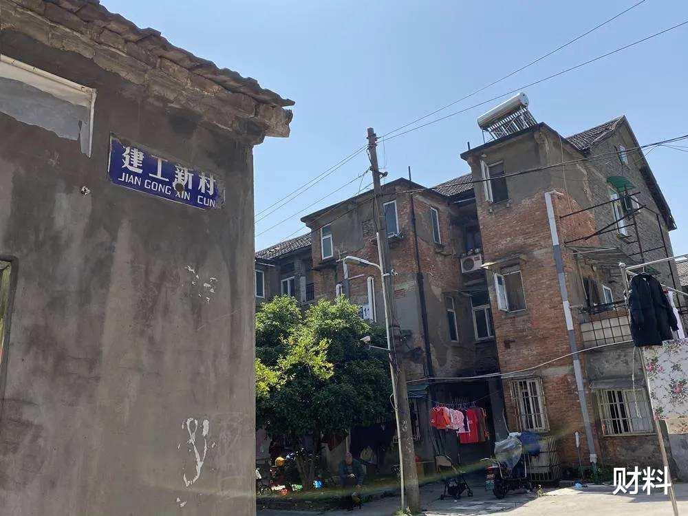 二手房|老旧小区“加装电梯”有争议？“新方法”来了，1、2楼不反对