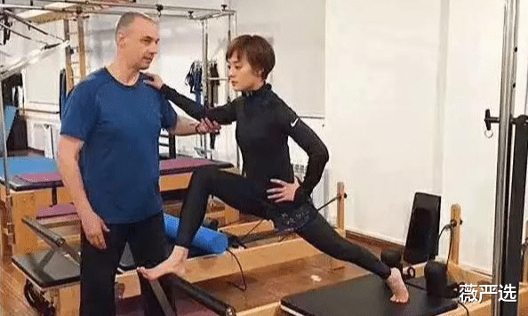 周扬青|分手后太大胆，独秀“电线杆”式美腿，周扬青过的才是逆袭人生