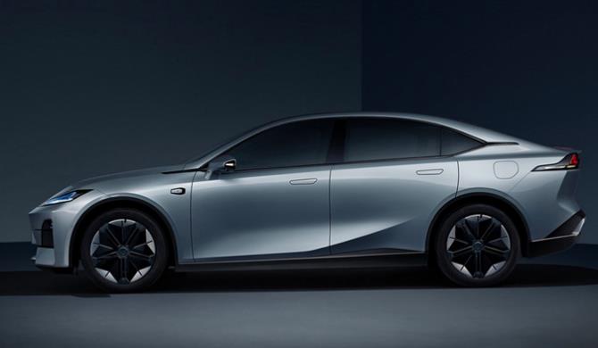 國產長安將推全新純電轎車！尺寸超Model 3，預計明年上市-圖4