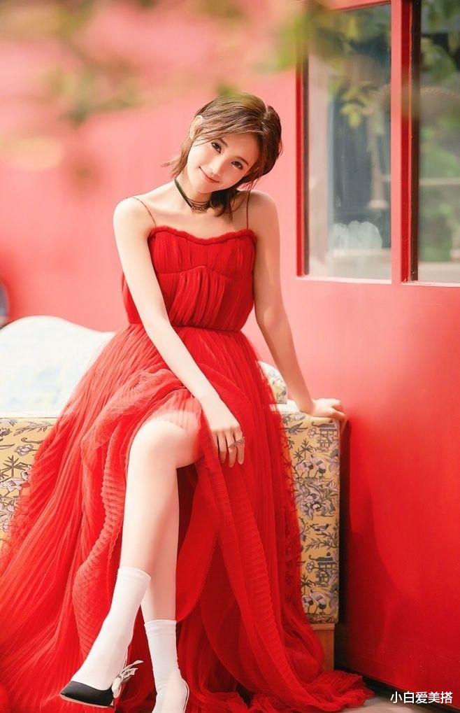 小白爱美搭|《射雕英雄传》杨蓉的扮演者李一桐,原来是90后,怪不得看着年轻