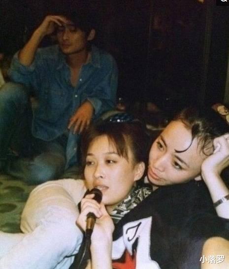 关悦|31张明星罕见照,看完泪流,认识图31的真老了