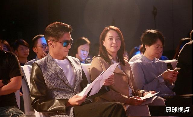 谢霆锋|谢霆锋高调晒全家福，身边两个重要的女人同框出现，疑暗示新家庭