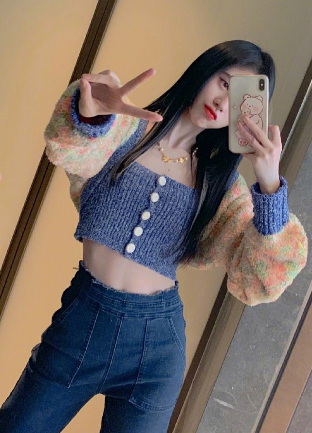 鞠婧祎|鞠婧祎炫腹挑战“迷你针织衫”，也就两个口罩大小，这腰谁不服？