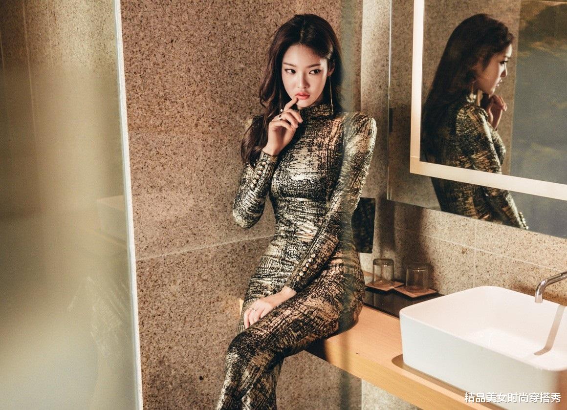 精品美女时尚穿搭秀|古铜色连衣裙满满的复古味道，配上高跟鞋复古与时尚并存