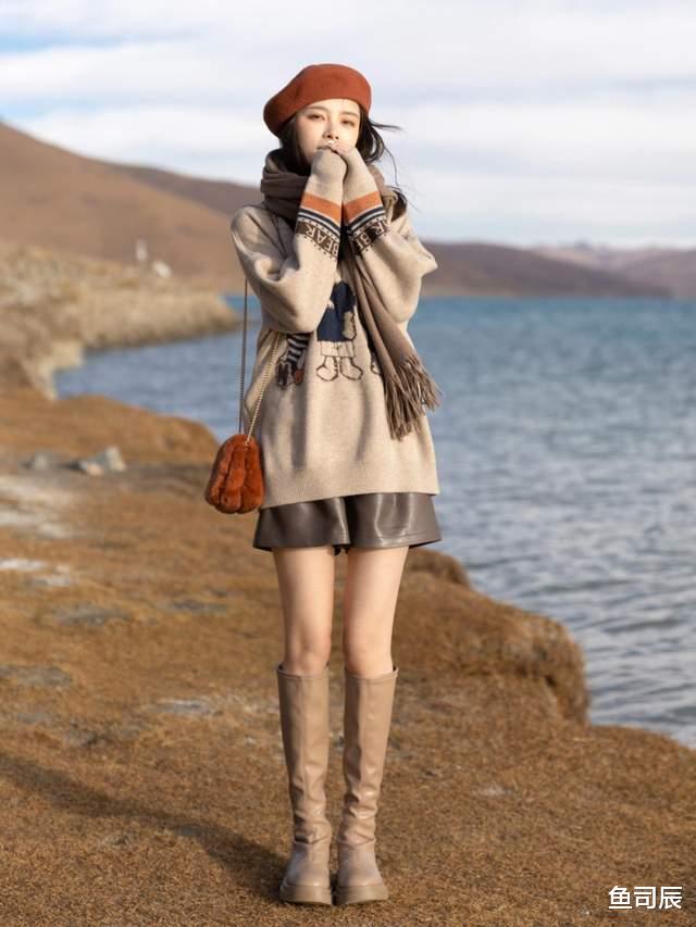鱼司辰 秋冬必备单品,一定少不了毛衣的搭配,小个子女生也可以轻松驾驭
