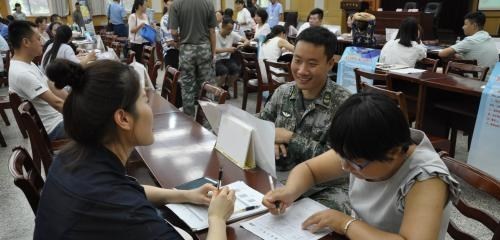  2021年，为什么不建议裸辞、跳槽？年薪20万高管的“例子”很现实