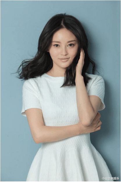 陈红|陈红是她姑姑，陈凯歌是姑父，出道13年好片拍到手软，却还是路人