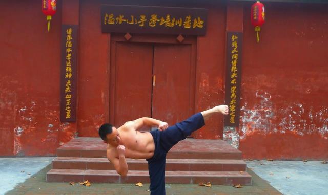 散打|丁剛的功夫造詣如何？實(shí)力達(dá)武術(shù)散打7段，曾斬獲過(guò)20多枚金牌！