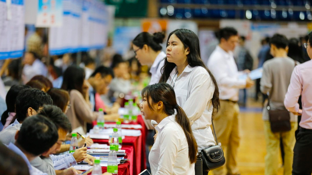 张柏芝|“铁饭碗”不仅是公务员，这四大国企招聘，月薪过万缴纳五险