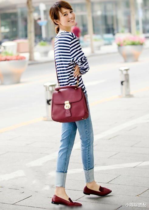 小陈聊搭配|真正会穿的女人都偏爱“邻近色”，看袁泉俞飞鸿就知道，太高级了