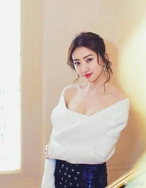 景甜|景甜：“冰雪薇甜”特别有钱，德不配位的逆天资源，终于逆风翻盘