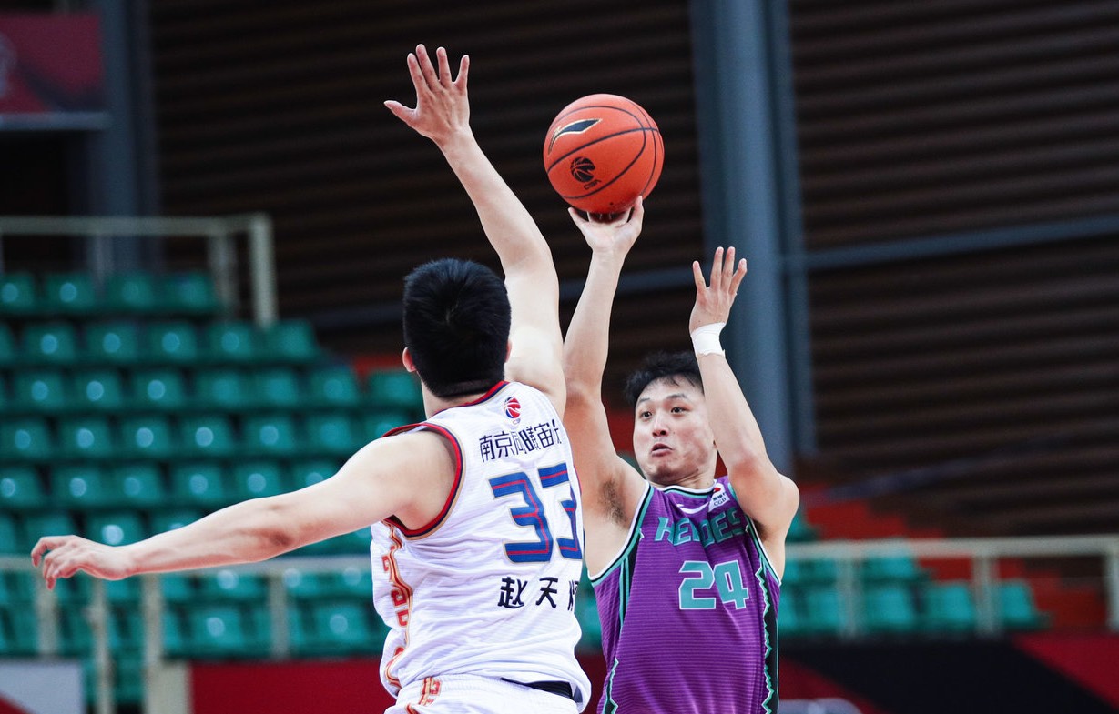 新疆男籃|比廣東浙江更強(qiáng)！遼寧最大對手或出爐，網(wǎng)友：奪冠沒戲？