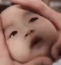 夏玲育儿|爸爸举高高失手，一岁半儿子摔进ICU，逗孩子玩这些动作要避免