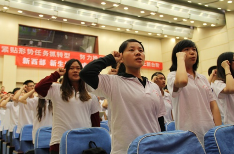 穿衣搭配|往届生的“春天”来了,“铁饭碗”岗位大量招人,满两年可享编制