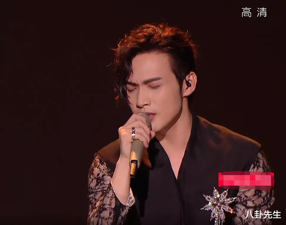 张彬彬|湖南卫视开心夜：金晨鼻子瞩目，TWINS造型拖后腿