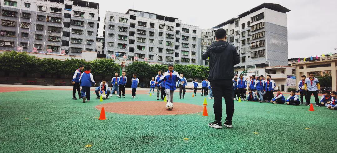 旺旺屋 南部东方国际学校艺体信组教研活动
