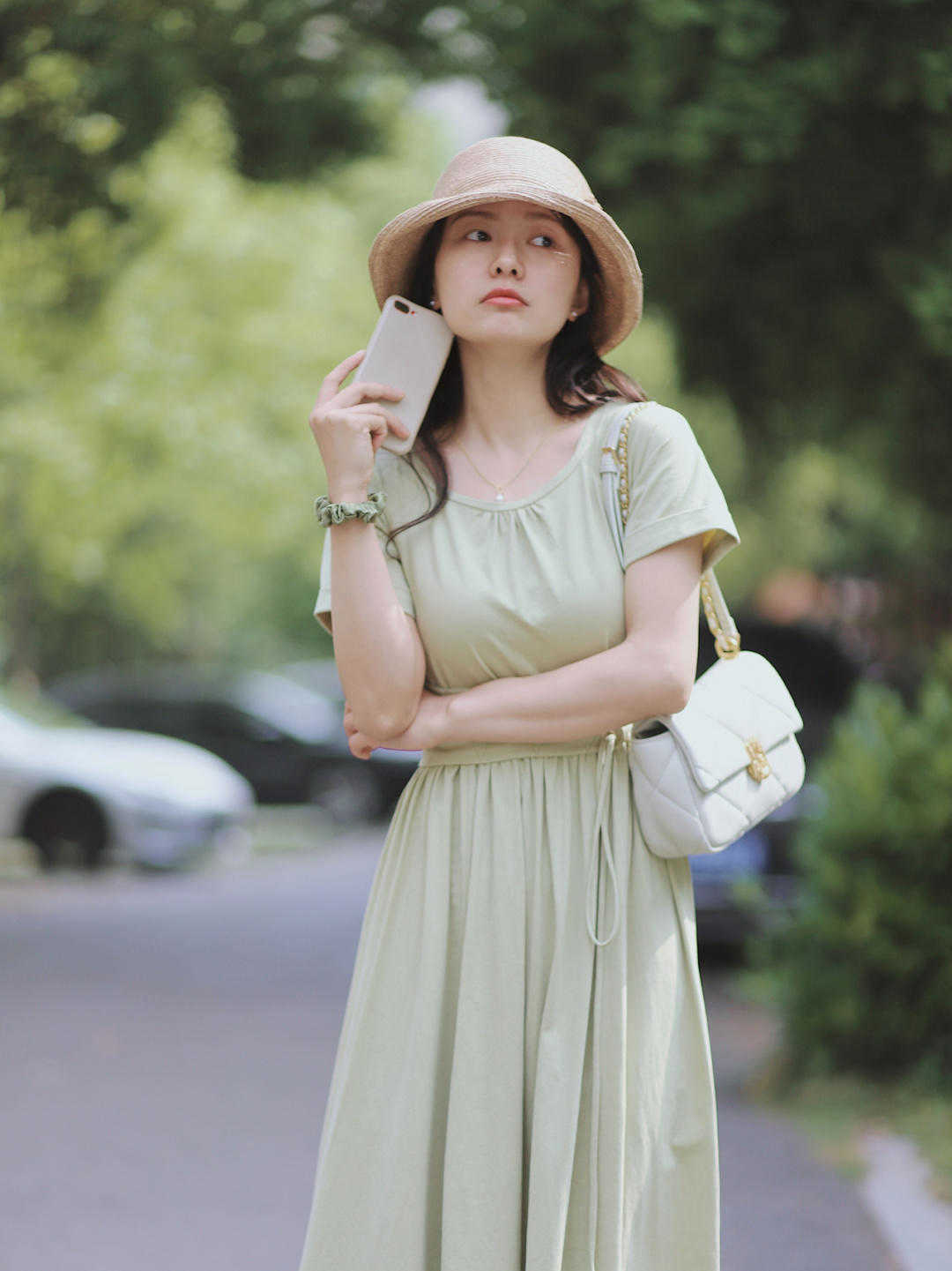 何有强|夏季，3、40岁女人的治愈系风穿搭，遮肉显瘦，关键还时髦上档次