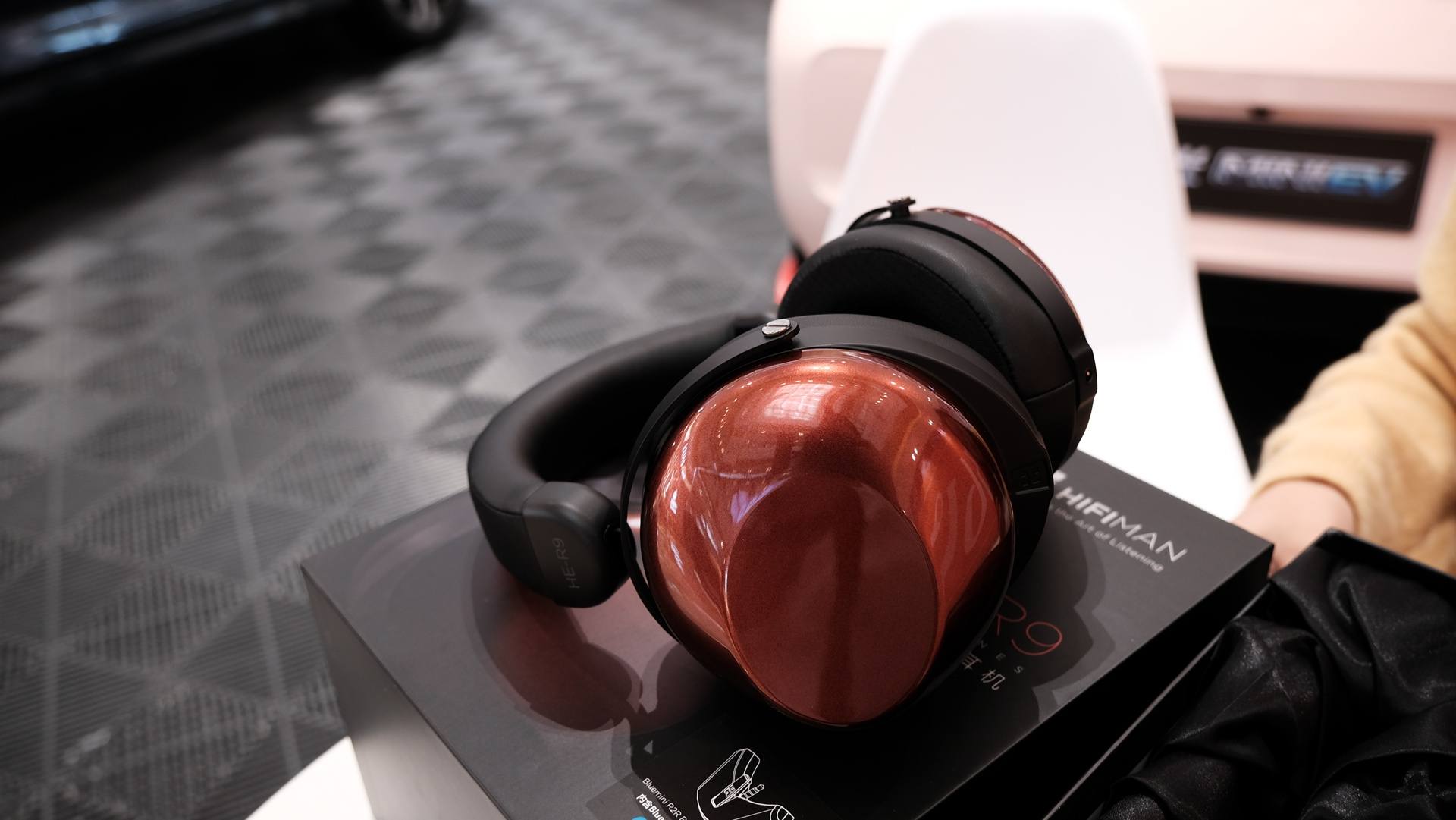 小米科技|超高性价比享受旗舰好声音，HIFIMAN HE-R9动圈封闭大耳体验！