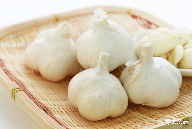 肝脏|大蒜是肝病的“发物”？医生直言：要想肝好，这3类食物尽量少吃
