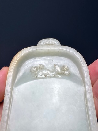 和田玉籽料|清 造办处 和田玉籽料白玉 羊脂玉 双龙戏珠纹 钟形玉砚