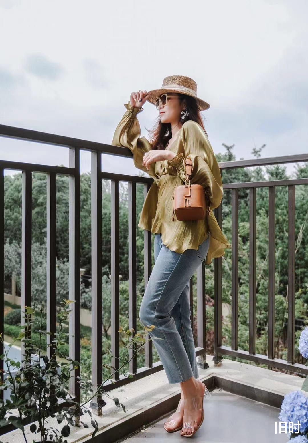 旧时|夏天穿时尚博主穿绿色，显白还有品味