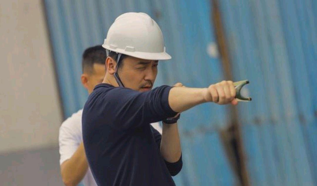 正午阳光|张艺兴和正午阳光合作的开年大戏即将来袭，再度挑战反派很是抢眼