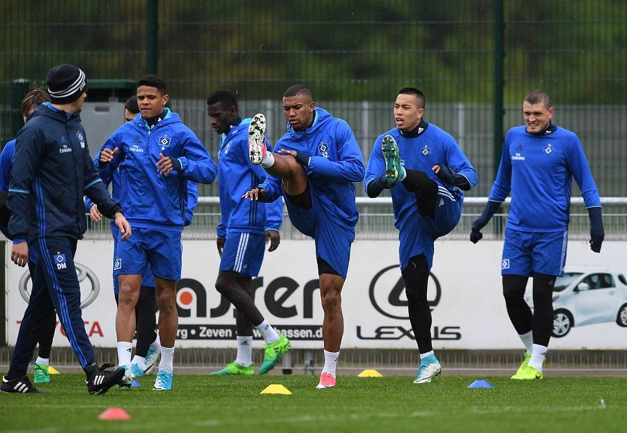 董昕宇说情感|[足蓝邻域]：沙尔克04啃下汉堡！乾坤已定！