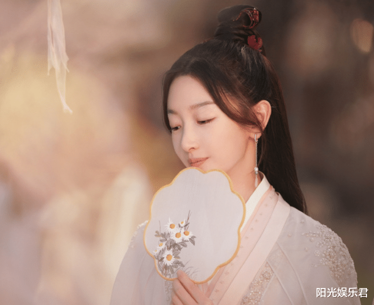 周冬雨|周冬雨首次挑战仙侠剧，出演“第一美人”，女二号颜值却更亮眼