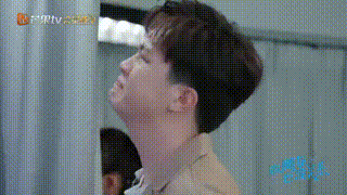 |分手两个月就来录制前任综艺太狗血？女生和新人约会惹怒前男友