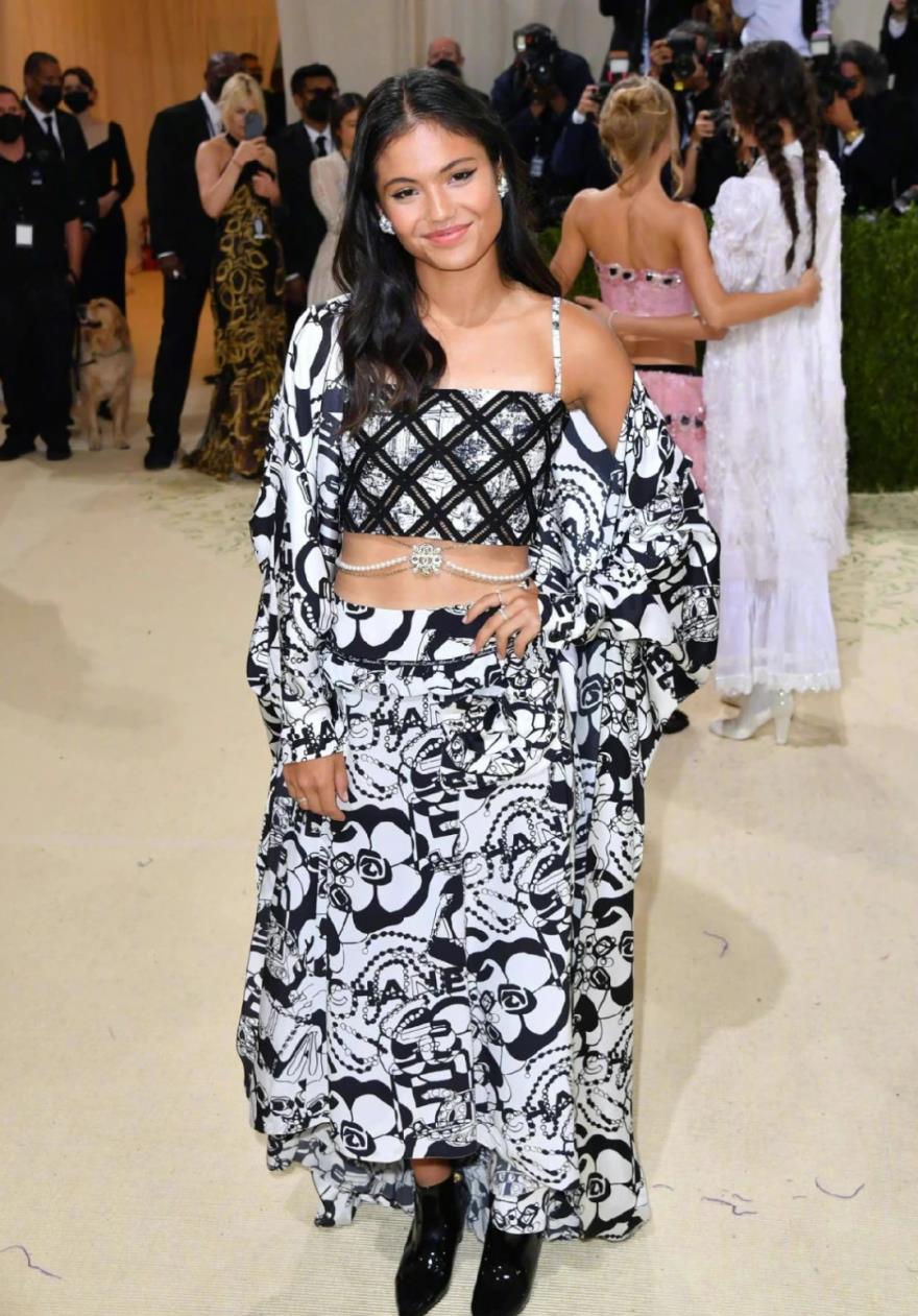 易经与姓名学|首战大满贯的天才英国少女，夺冠感言说的是东北话