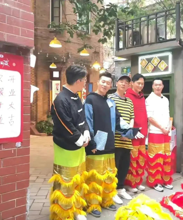 陈小春|大湾区男团新综艺定档,陈小春带兄弟经营餐厅,影后惠英红来助阵