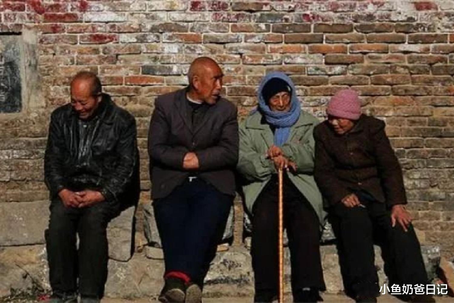 小鱼奶爸日记|想让50岁母亲工作，我有错吗？关于“养老”道德绑架太多了